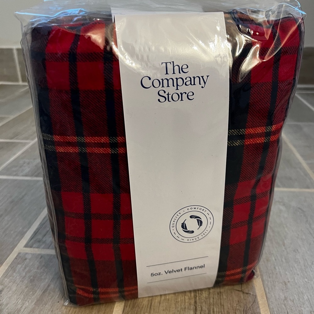 The Company Store New in Package Full Plaid Flannel Holiday Duvet Set